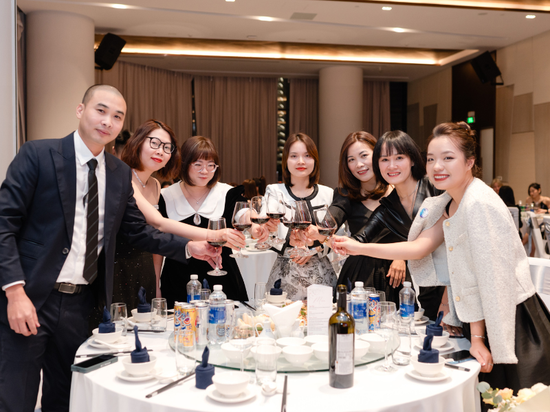 Tổ chức sự kiện Gala Dinner SenvenStar